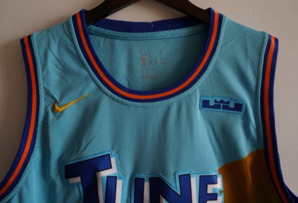 v-tSlCu7kp4